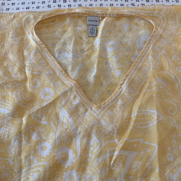 Chico’s 100% silk poncho, yellow and white print, one size - Picture 4 of 4